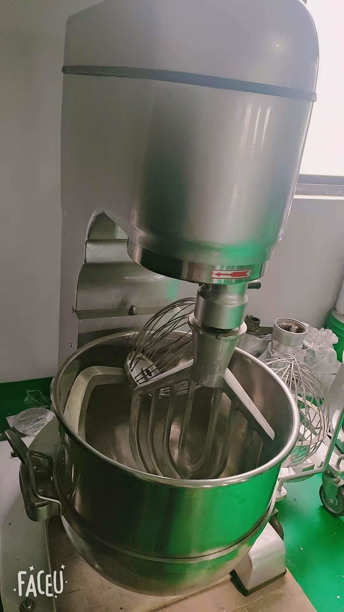 3KW 304 Stainless Steel 80L Planetary Egg Mixer 1